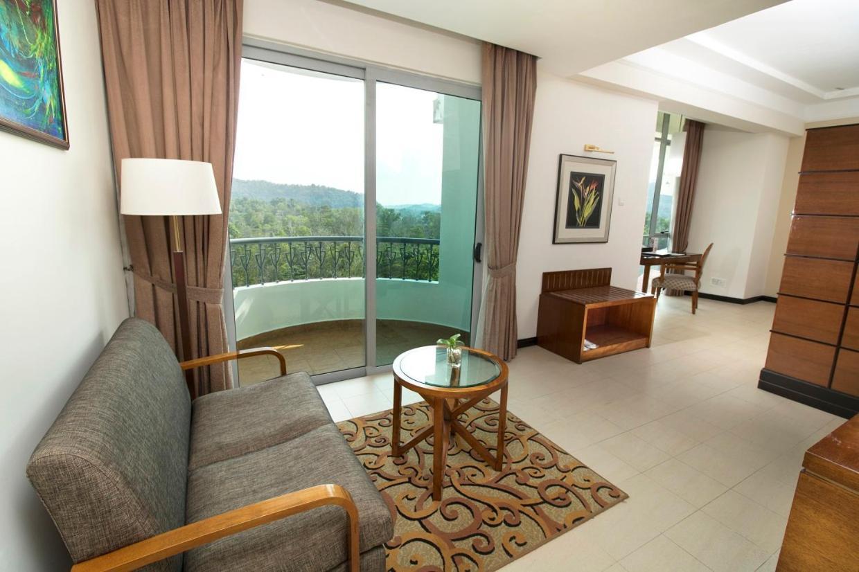 Nilai Springs Resort Hotel Extérieur photo
