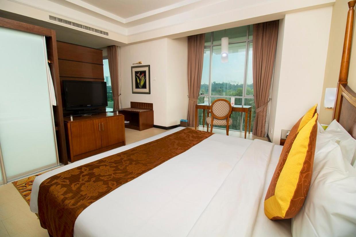 Nilai Springs Resort Hotel Extérieur photo
