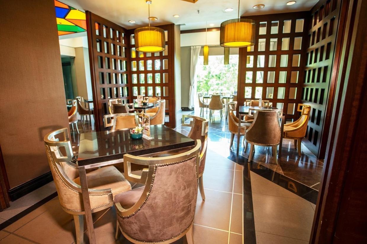 Nilai Springs Resort Hotel Extérieur photo
