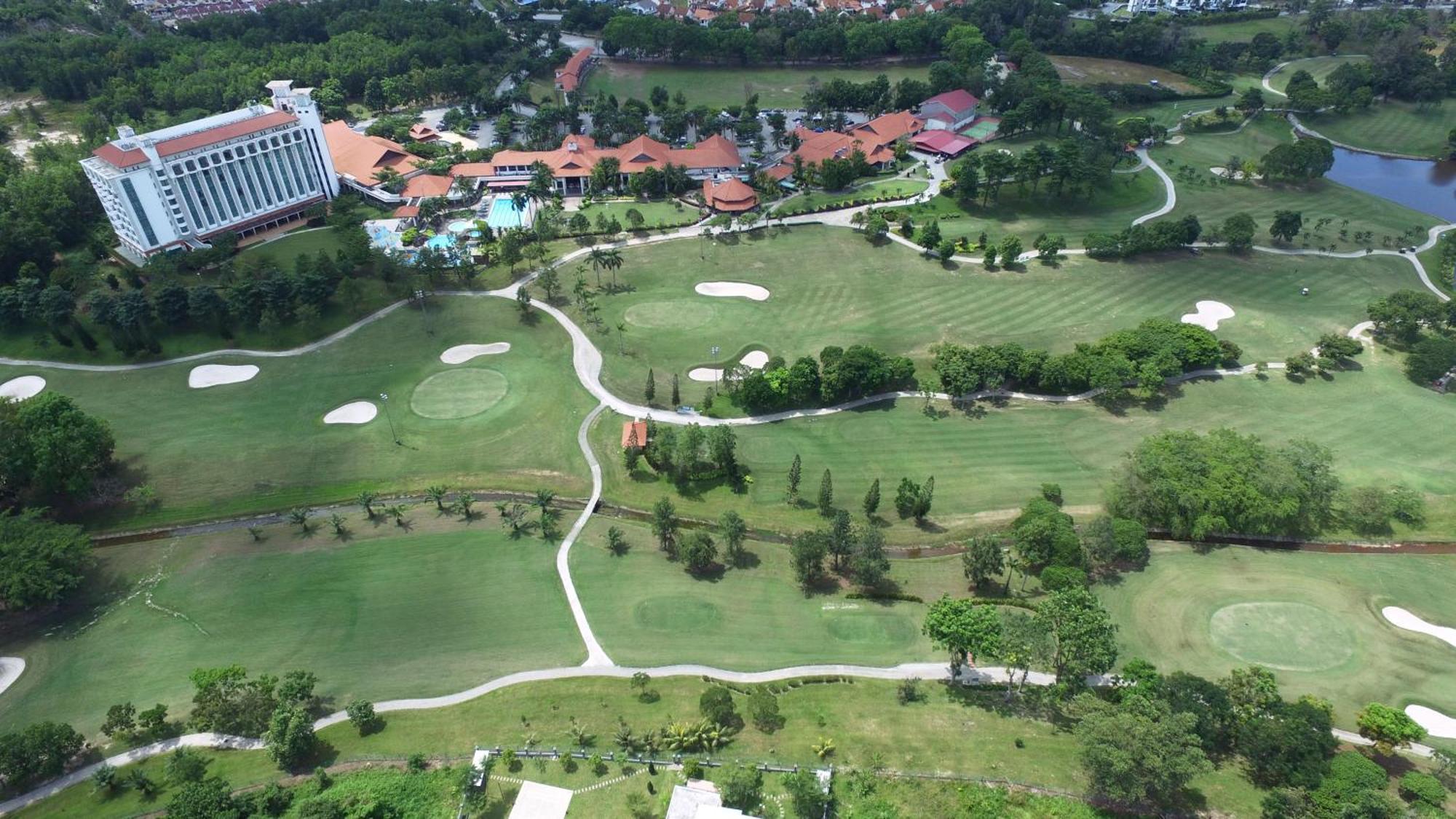 Nilai Springs Resort Hotel Extérieur photo