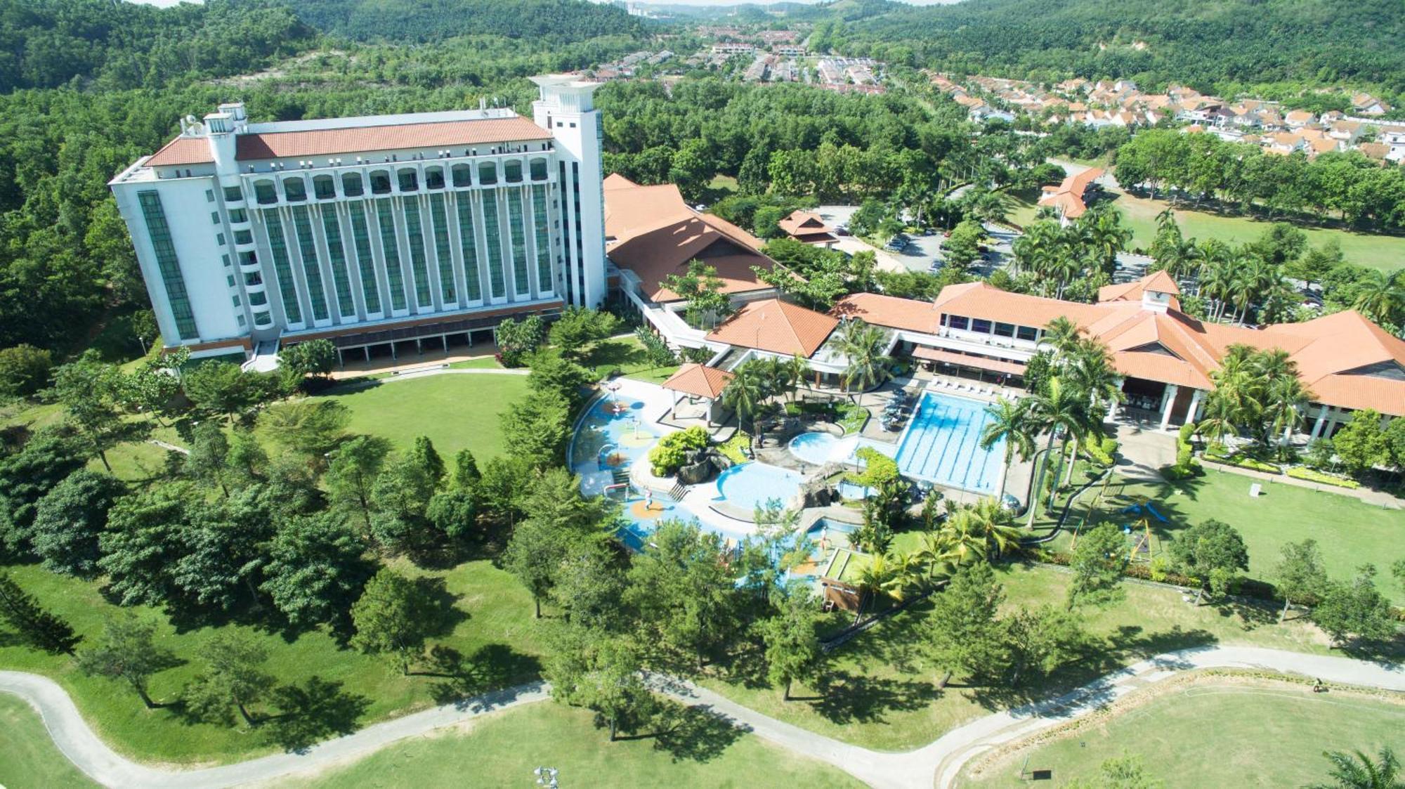 Nilai Springs Resort Hotel Extérieur photo