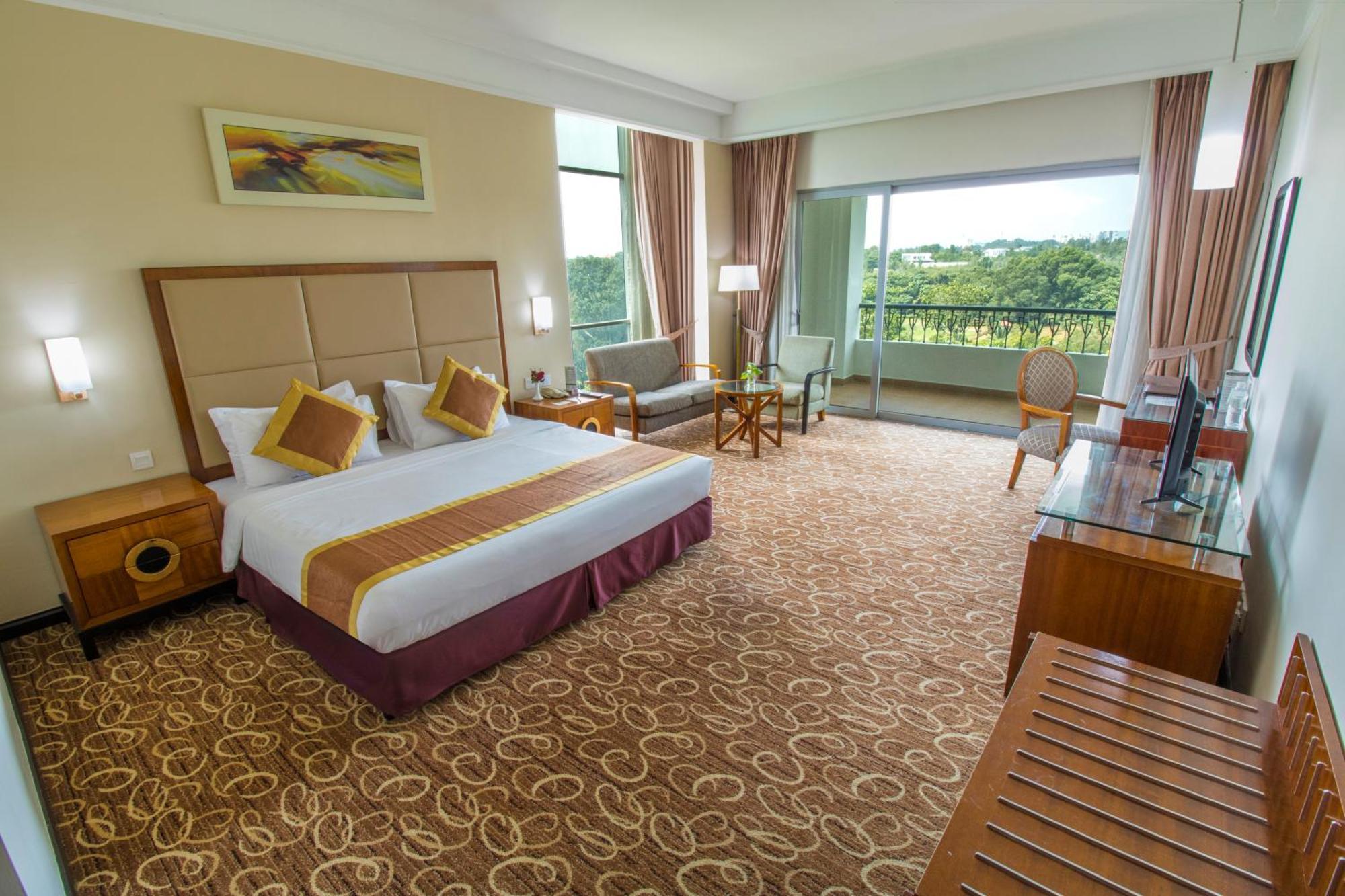 Nilai Springs Resort Hotel Extérieur photo